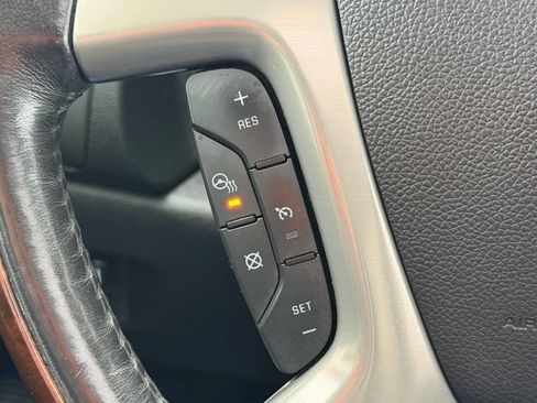 Used 2014 GMC Yukon XL Denali image 24