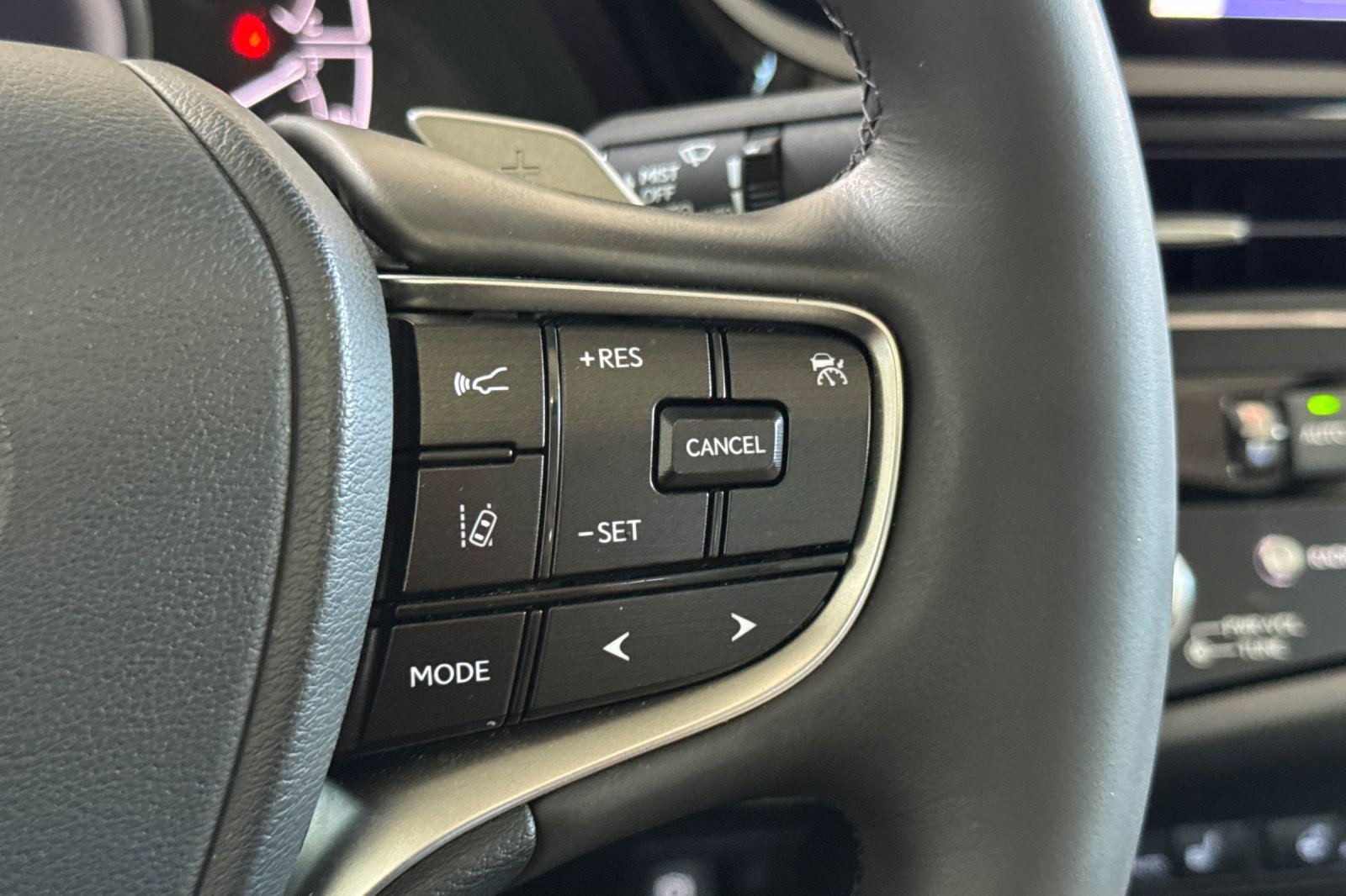 Certified 2024 Lexus ES 300h w/ Premium Package FWD image 30