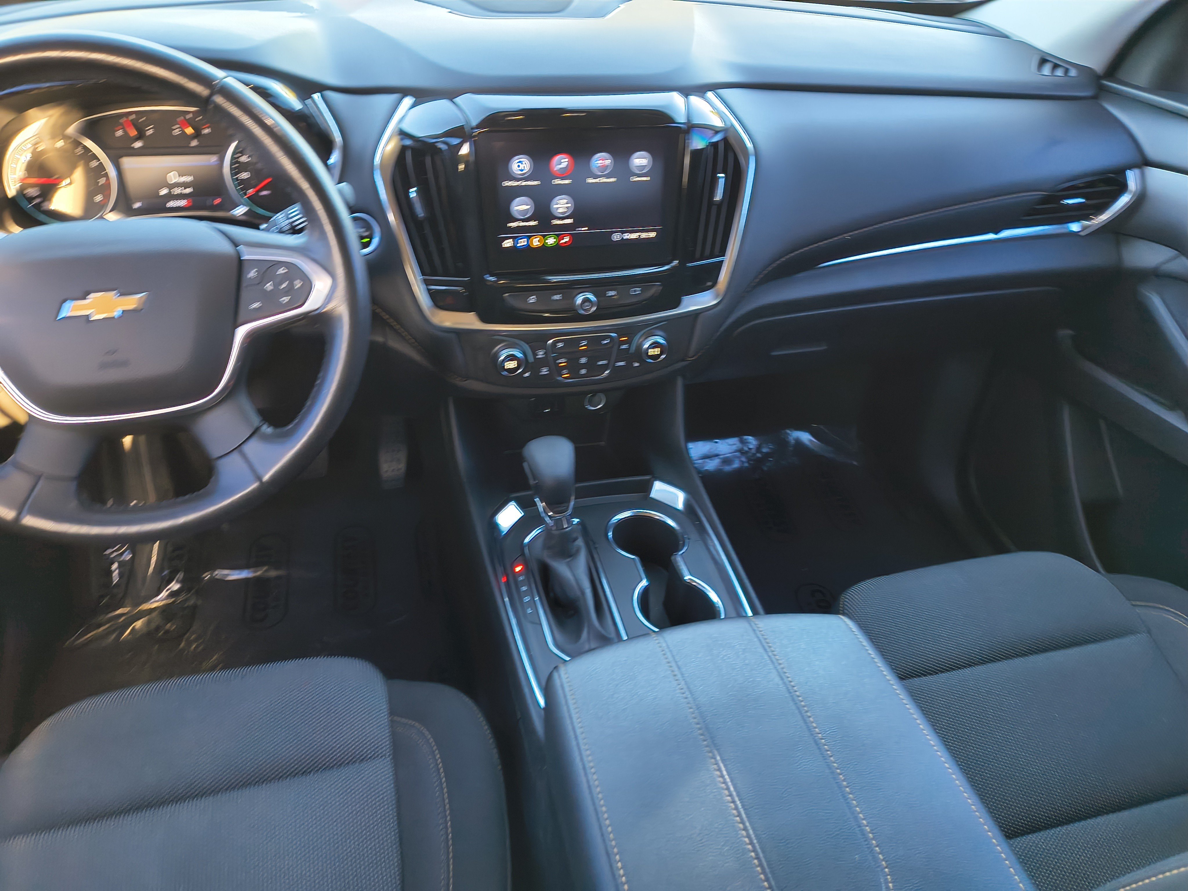 Used 2021 Chevrolet Traverse LT FWD image 14
