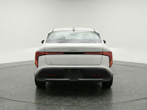 Used 2025 Kia K4 LXS image 7