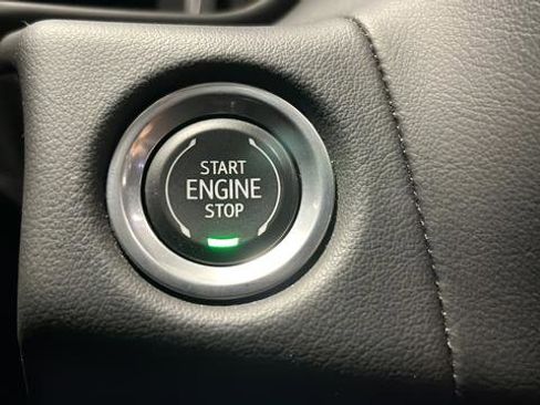 Used 2022 GMC Yukon XL SLT w/ SLT Premium Package AWD/4WD image 23