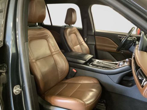 Used 2022 Lincoln Aviator Reserve w/ Equipment Group 201A RWD image 15