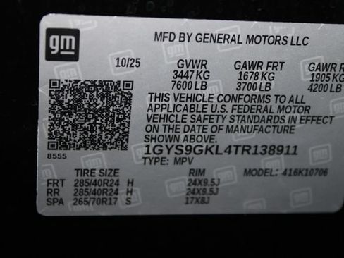 Used 2026 Cadillac Escalade Platinum Sport w/ LPO, ONYX Package AWD/4WD image 51