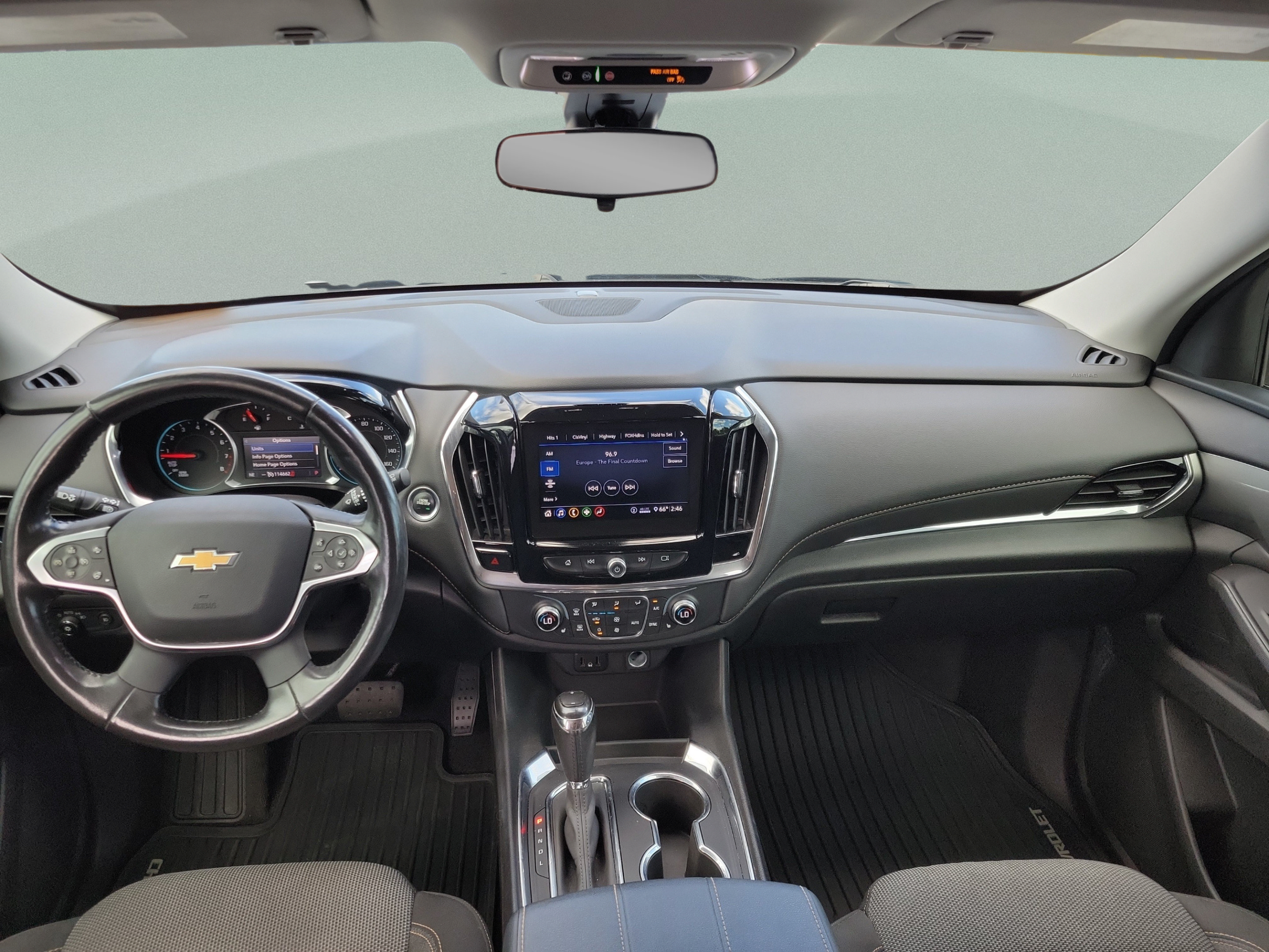 Used 2020 Chevrolet Traverse LT FWD image 8