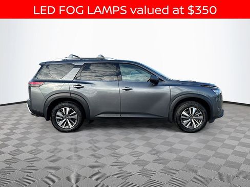 Used 2025 Nissan Pathfinder SL w/ Cargo Package image 4