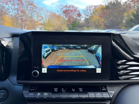 Used 2025 Toyota Camry SE image 17