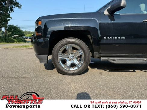 Used 2018 Chevrolet Silverado 1500 Custom w/ Custom Convenience Package AWD/4WD image 24