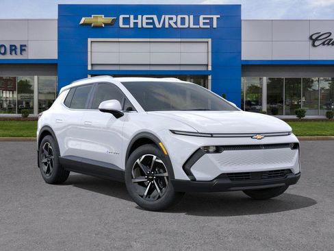 New 2026 Chevrolet Equinox EV LT image 8