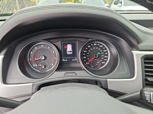 Used 2021 Volkswagen Atlas SE w/ Panoramic Sunroof Package FWD image 10