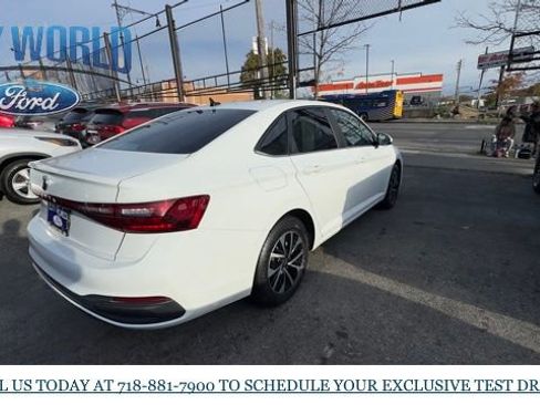 Used 2025 Volkswagen Jetta S image 5