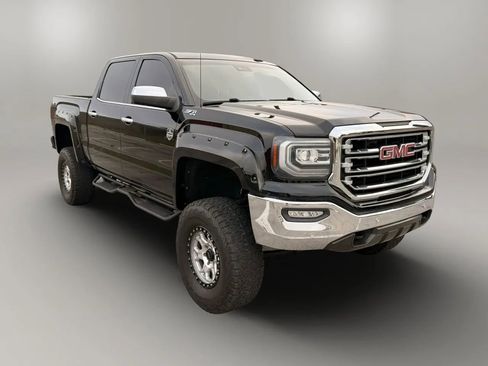 Used 2018 GMC Sierra 1500 SLT AWD/4WD image 3