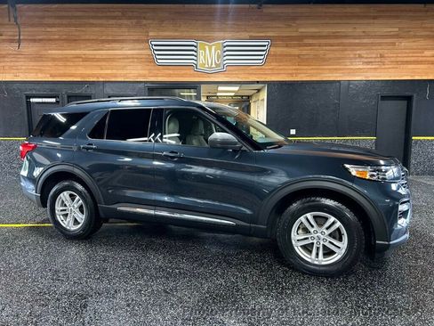 Used 2022 Ford Explorer XLT AWD/4WD image 1