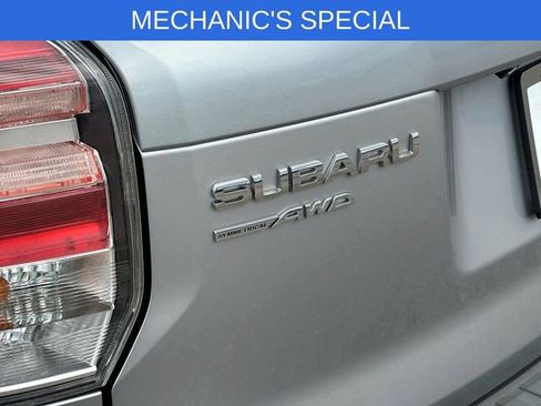 Used 2017 Subaru Forester 2.5i Touring AWD/4WD image 9