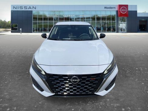 Certified 2024 Nissan Altima 2.5 SR FWD image 2