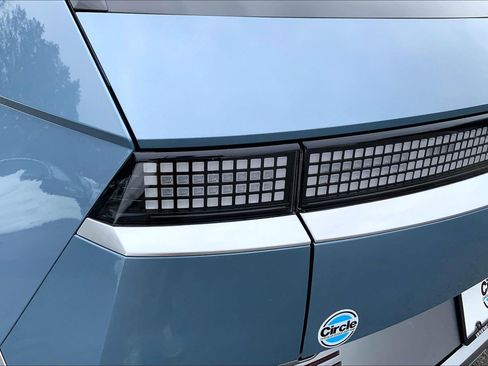 Used 2022 Hyundai Ioniq 5 Limited image 25