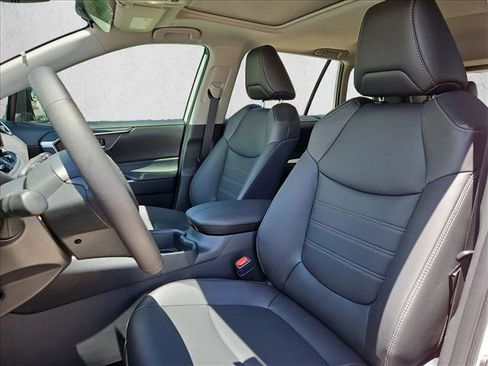Used 2025 Toyota RAV4 XLE Premium FWD image 17