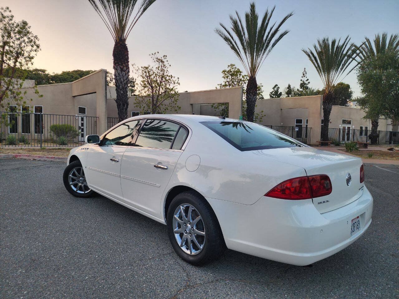 Used 2007 Buick Lucerne CXL w/ Luxury Package FWD image 7