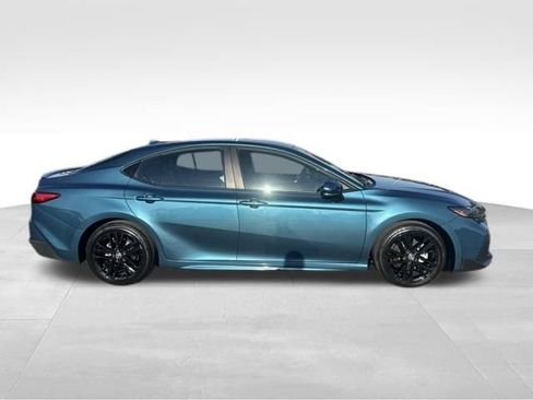 Used 2026 Toyota Camry SE FWD image 6