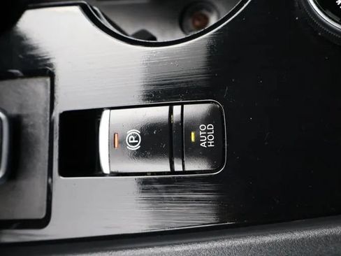 Used 2024 Nissan Rogue S AWD/4WD image 31