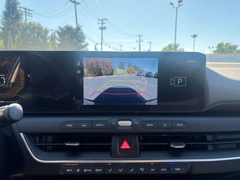 Used 2025 Kia K4 LXS image 23