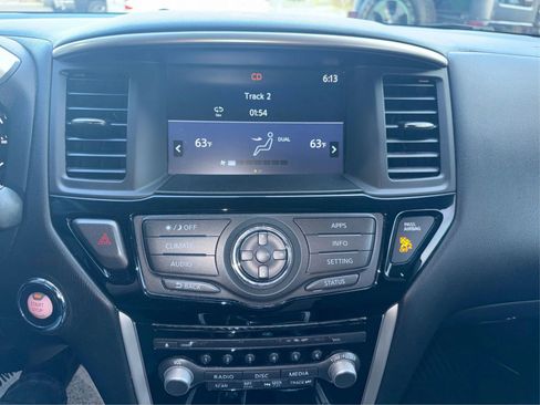 Used 2017 Nissan Pathfinder SV AWD/4WD image 14