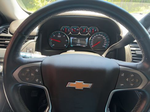 Used 2020 Chevrolet Suburban Premier RWD image 15