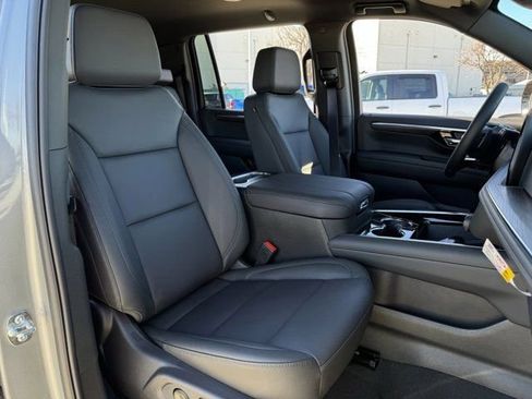 New 2026 Chevrolet Suburban LT w/ Comfort Package image 25