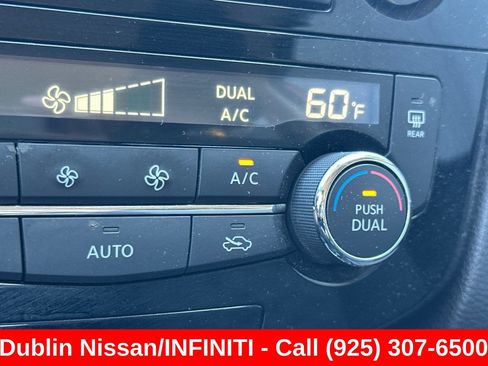Used 2017 Nissan Rogue Sport SV AWD/4WD image 30