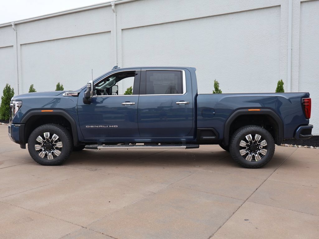 New 2026 GMC Sierra 2500 Denali w/ Denali Reserve Package AWD/4WD image 3