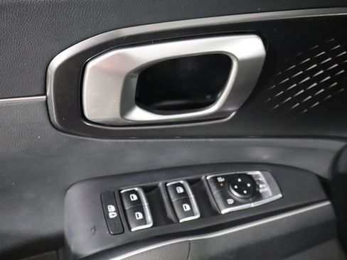 Certified 2025 Kia Sorento S w/ Panoramic Sunroof Package FWD image 22
