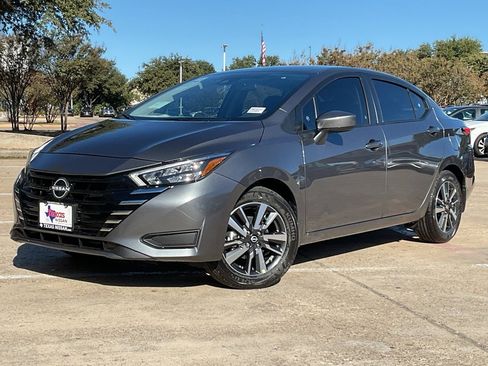 New 2025 Nissan Versa SV image 2