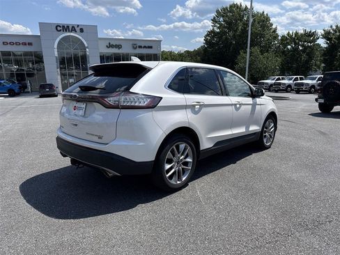 Used 2018 Ford Edge Titanium w/ Equipment Group 301A AWD/4WD image 5