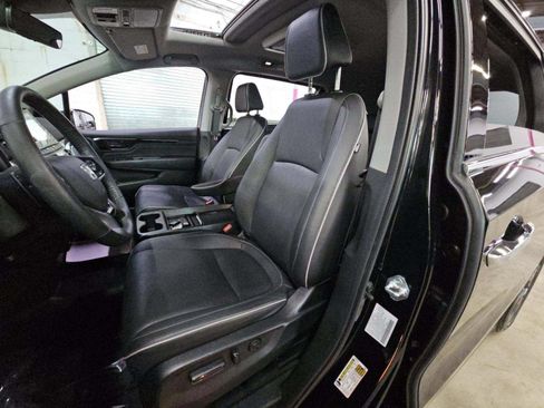 Used 2024 Honda Odyssey Elite image 6