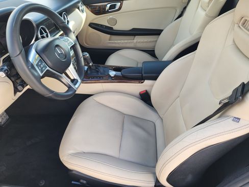 Used 2015 Mercedes-Benz SLK 250 image 13