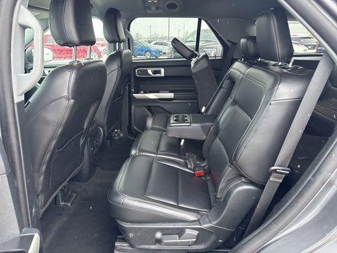Used 2023 Ford Explorer XLT w/ Equipment Group 202A image 10