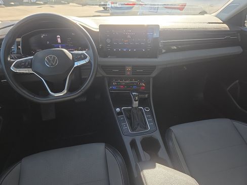 Used 2025 Volkswagen Jetta SE image 7