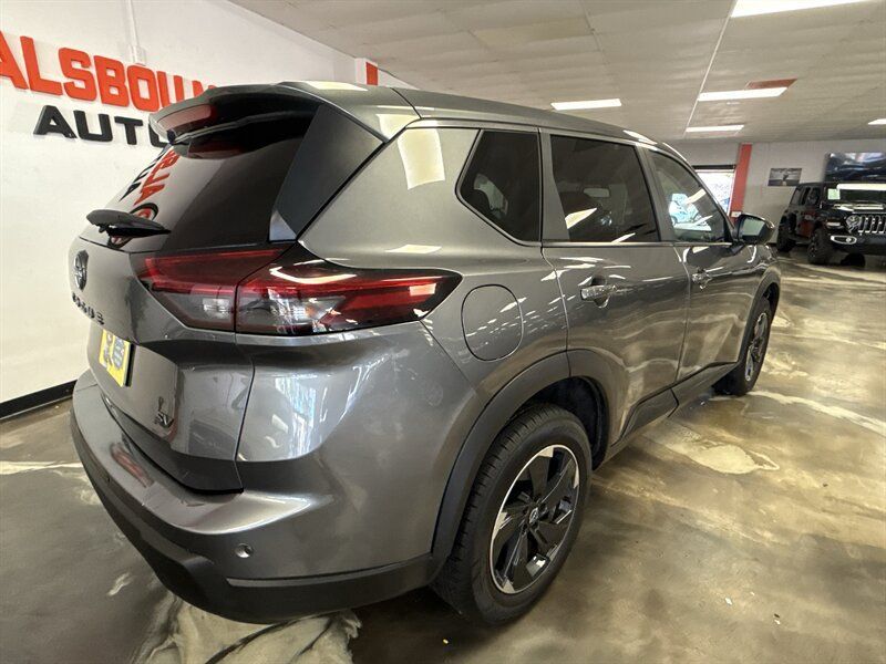 Used 2024 Nissan Rogue SV FWD image 7
