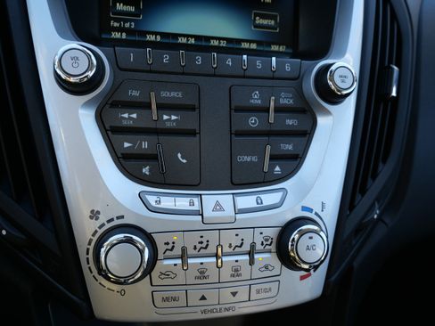 Used 2015 Chevrolet Equinox LT w/ Driver Convenience Package image 29