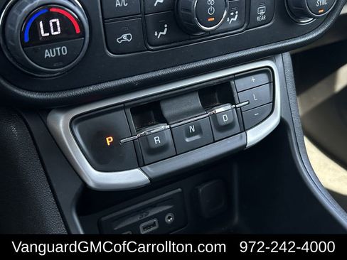 Used 2023 GMC Terrain SLT image 19