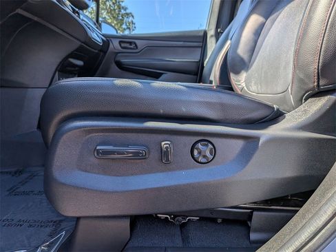Used 2025 Honda Odyssey Sport-L image 16