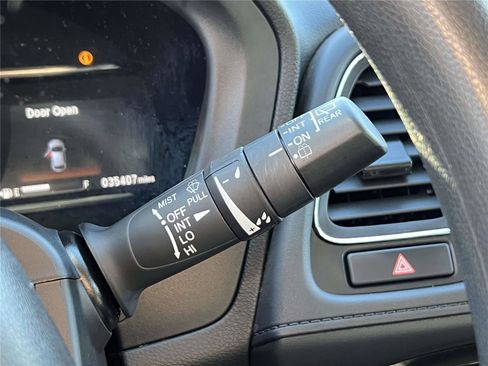 Used 2019 Honda HR-V EX image 28