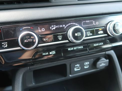 Used 2024 Honda Pilot EX-L image 33