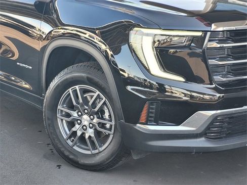 Used 2025 GMC Acadia Elevation image 3