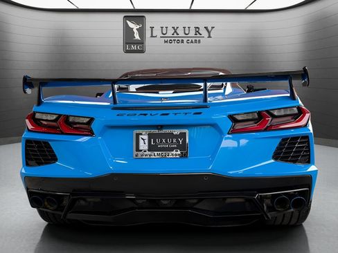 Used 2021 Chevrolet Corvette Stingray Coupe w/ Z51 Performance Package RWD image 7