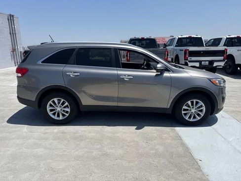 Used 2016 Kia Sorento FWD image 6