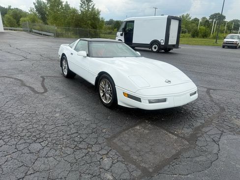 Used 1996 Chevrolet Corvette Coupe RWD image 8