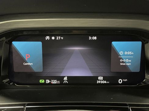 Certified 2025 Volkswagen Atlas Cross Sport SE image 17