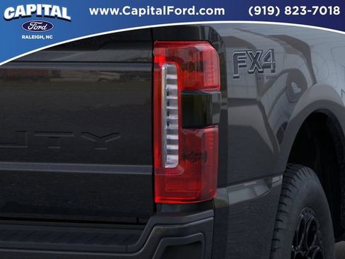 New 2026 Ford F250 Lariat w/ Black Appearance Package AWD/4WD image 21