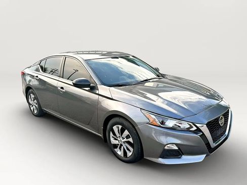 Used 2020 Nissan Altima 2.5 S FWD image 2