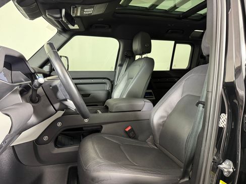Used 2023 Land Rover Defender 110 S AWD/4WD image 5